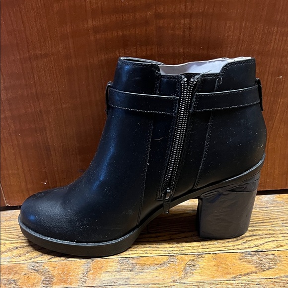 New Look Wide Fit Black Ankle Boots with Block Heel - Picture 7 of 15